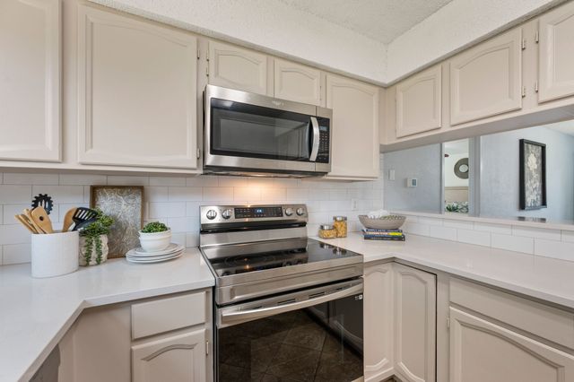 2621 Bayberry Lane, Euless, TX 76039