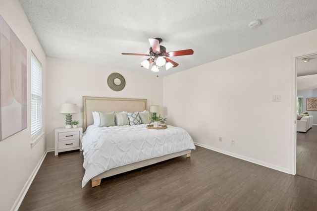 2621 Bayberry Lane, Euless, TX 76039