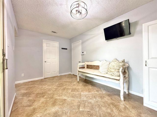 2621 Bayberry Lane, Euless, TX 76039