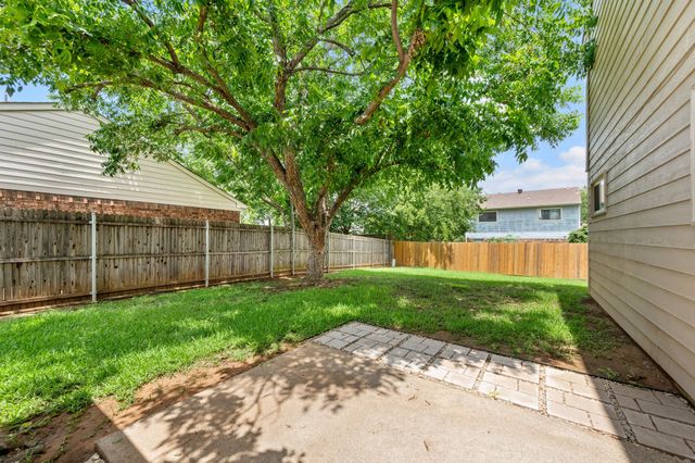 2621 Bayberry Lane, Euless, TX 76039