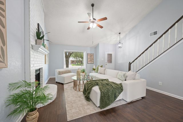 2621 Bayberry Lane, Euless, TX 76039