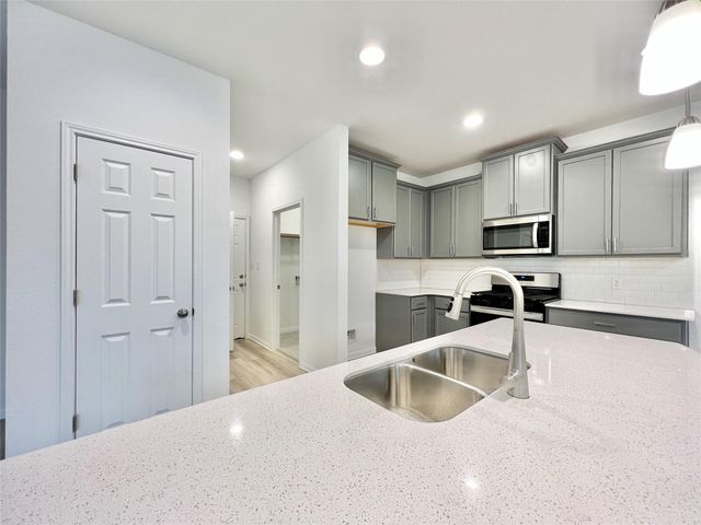 3200 College Park DR 131, Round Rock, TX 78664