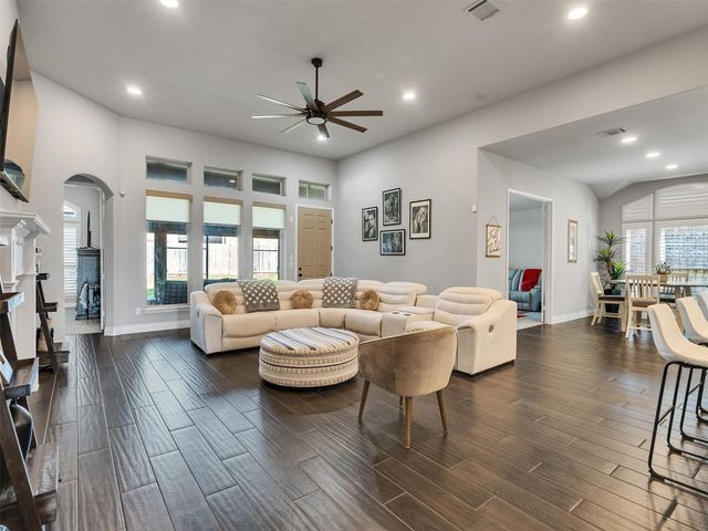 808 Galloway Mist Lane, Friendswood, TX 77546