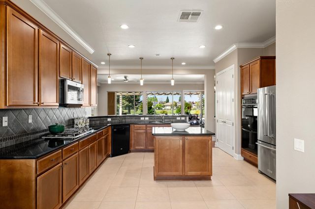 504 Sawmill Ct, Lincoln, CA 95648