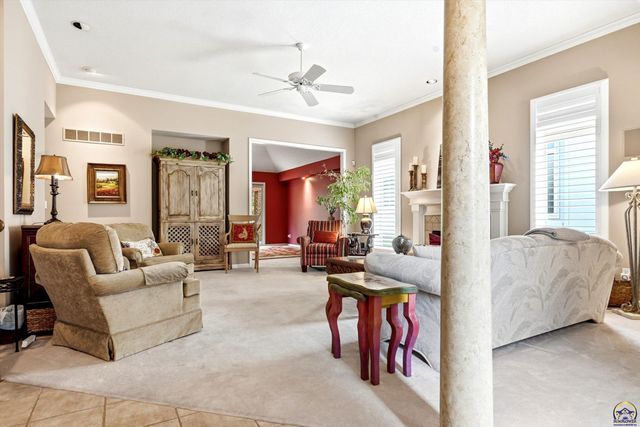 3948 SW Stonybrook DR, Topeka, KS 66610