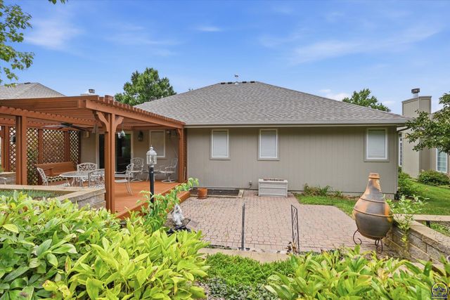 3948 SW Stonybrook DR, Topeka, KS 66610