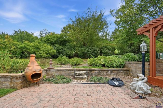 3948 SW Stonybrook DR, Topeka, KS 66610