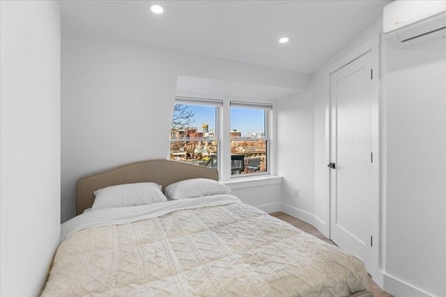 6. Goodwin Pl.. 4, Boston, MA 02114
