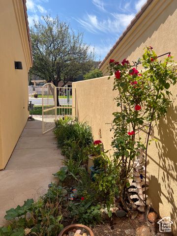 592 W HALE AVE, Moab, UT 84532