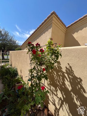 592 W HALE AVE, Moab, UT 84532