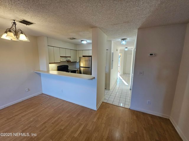 1307 RIVER HILLS Circle E 16, Jacksonville, FL 32211