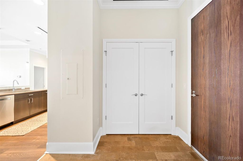 Image 14 of property listing at 7600 Landmark Way 814, Greenwood Village, CO 80111