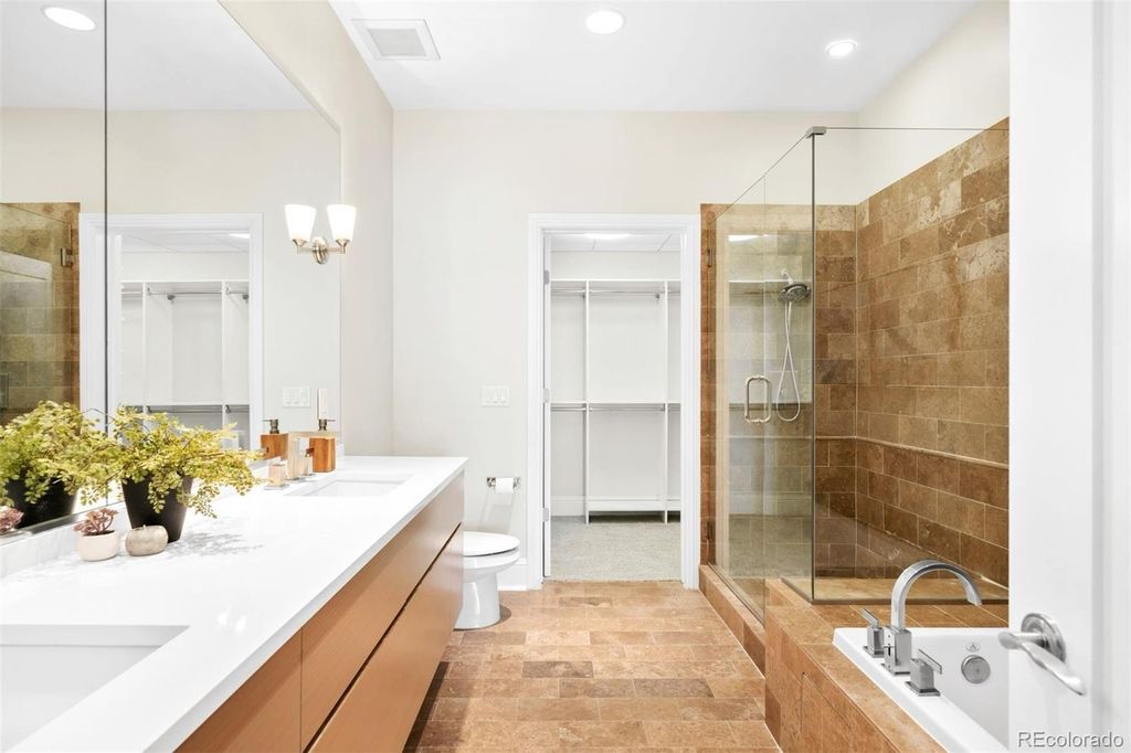 Image 24 of property listing at 7600 Landmark Way 814, Greenwood Village, CO 80111