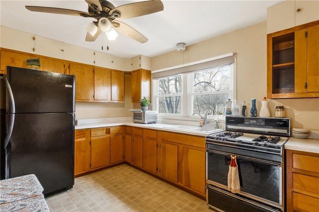 13300 10th Street, Grandview, MO 64030