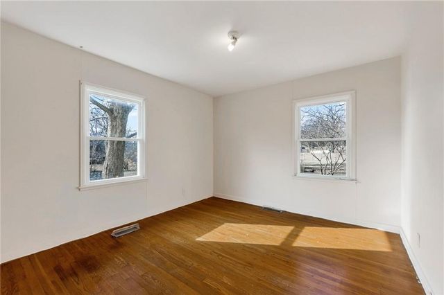 13300 10th Street, Grandview, MO 64030