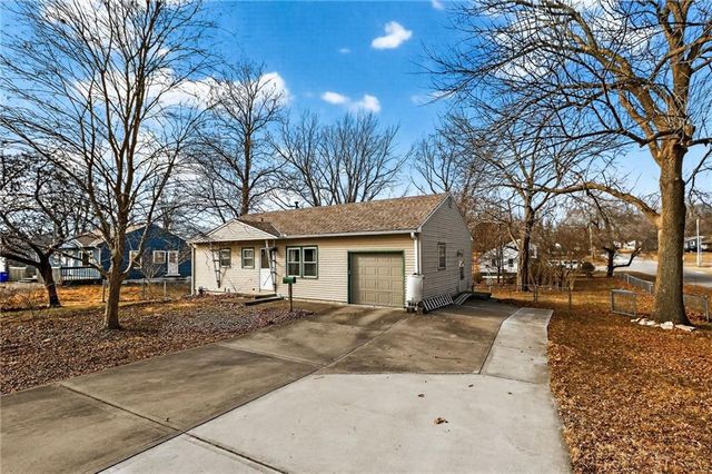 13300 10th Street, Grandview, MO 64030