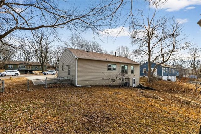 13300 10th Street, Grandview, MO 64030