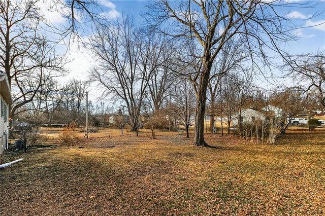 13300 10th Street, Grandview, MO 64030