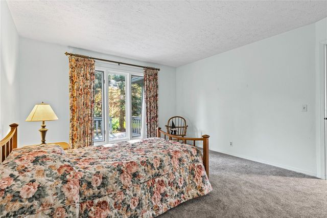 8 Shanbrook Drive, Greece, NY 14612