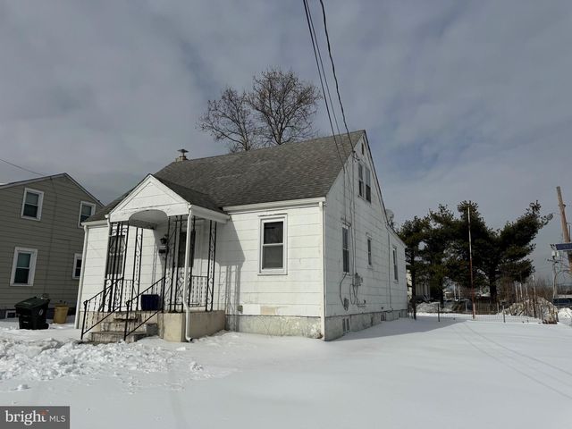 33 MORRIS AVE, Burlington, NJ 08016