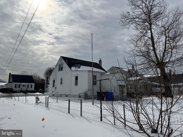 33 MORRIS AVE, Burlington, NJ 08016