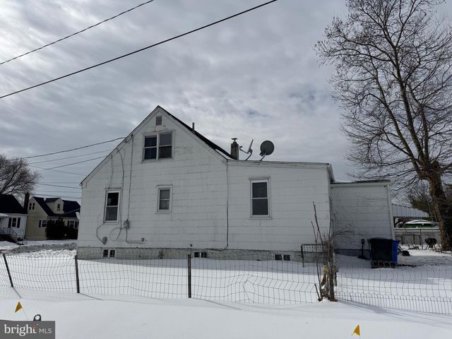 33 MORRIS AVE, Burlington, NJ 08016