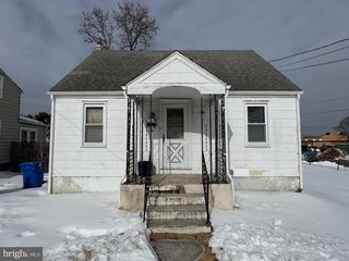 33 MORRIS AVE, Burlington, NJ 08016