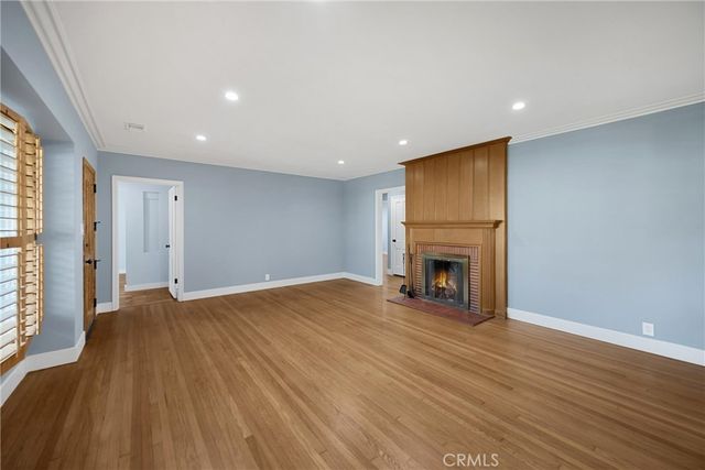 8620 S 4th Avenue, Inglewood, CA 90305