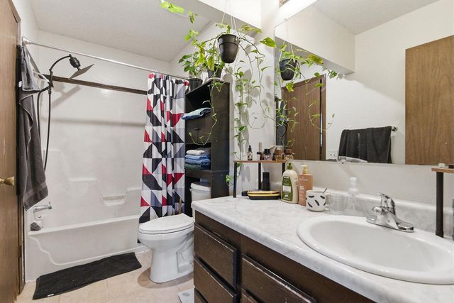 2411-2413 S KENDALLWOOD RD, Columbia, MO 65203