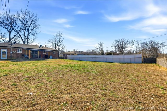 2307 Sanderson Avenue, New Albany, IN 47150