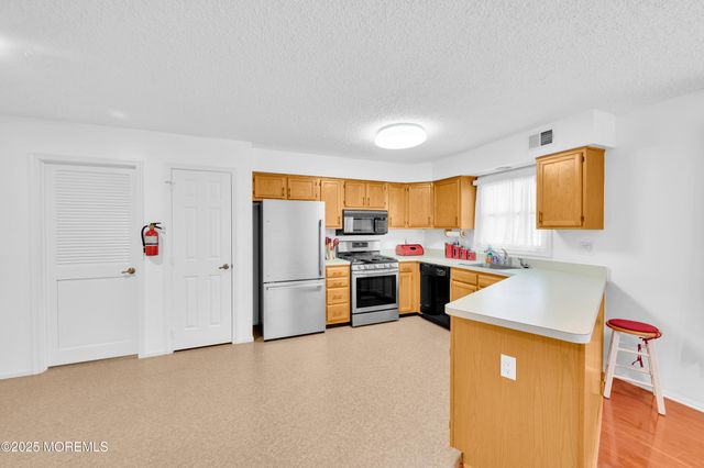 3 Taylor Court, Lakewood, NJ 08701