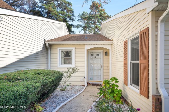 3 Taylor Court, Lakewood, NJ 08701