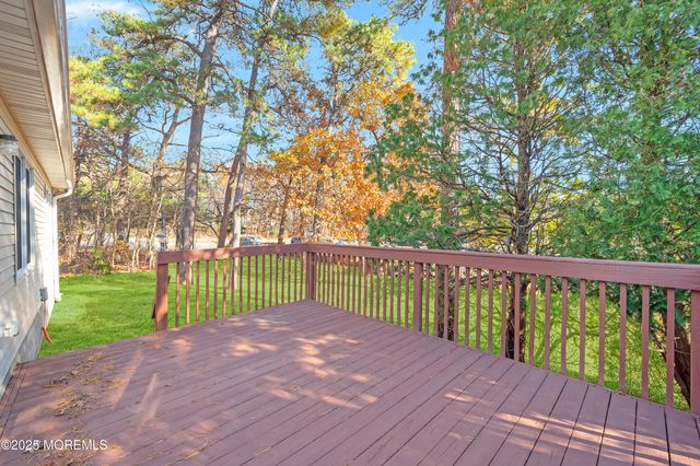 3 Taylor Court, Lakewood, NJ 08701