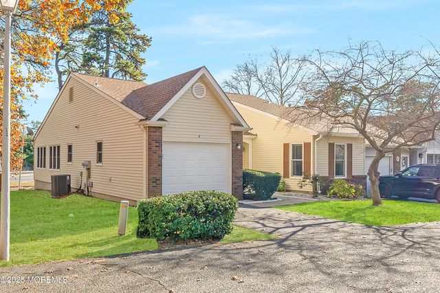 3 Taylor Court, Lakewood, NJ 08701