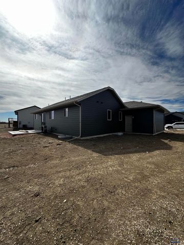 620 BULL RUN DR, Box Elder, SD 57719