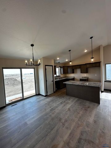 620 BULL RUN DR, Box Elder, SD 57719