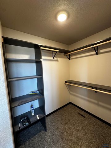 620 BULL RUN DR, Box Elder, SD 57719