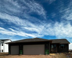 620 BULL RUN DR, Box Elder, SD 57719