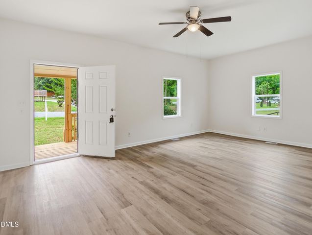 820 Chandler Avenue, Burlington, NC 27217