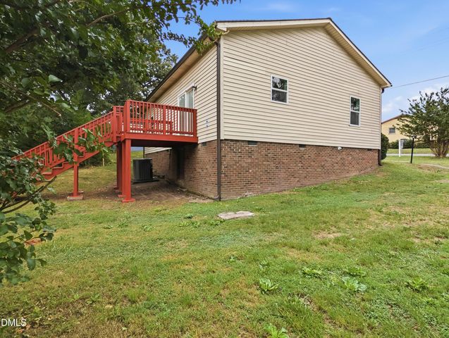 820 Chandler Avenue, Burlington, NC 27217