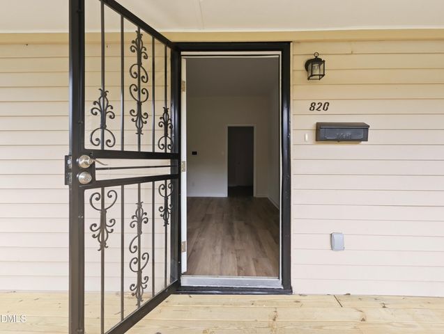 820 Chandler Avenue, Burlington, NC 27217