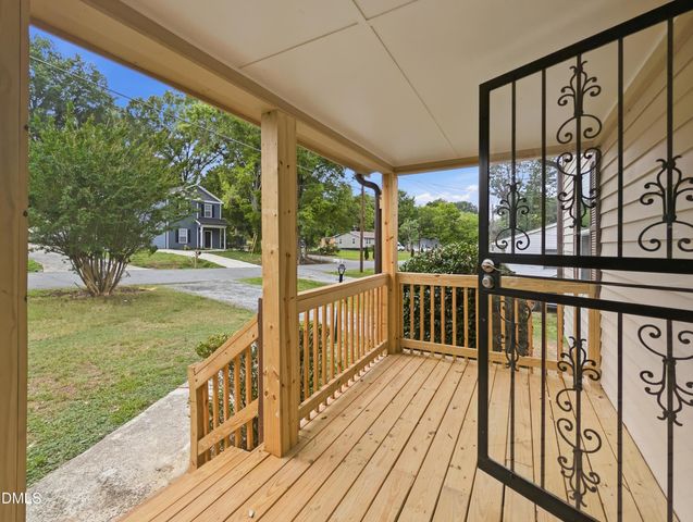820 Chandler Avenue, Burlington, NC 27217
