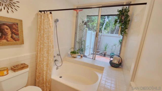 2412 Altisma Way D, Carlsbad, CA 92009