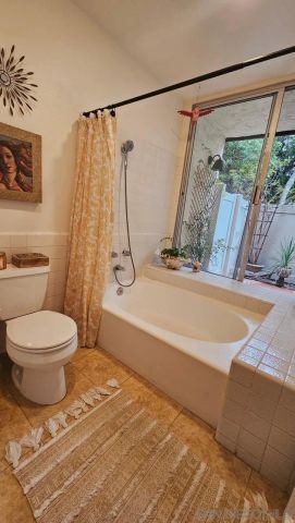 2412 Altisma Way D, Carlsbad, CA 92009