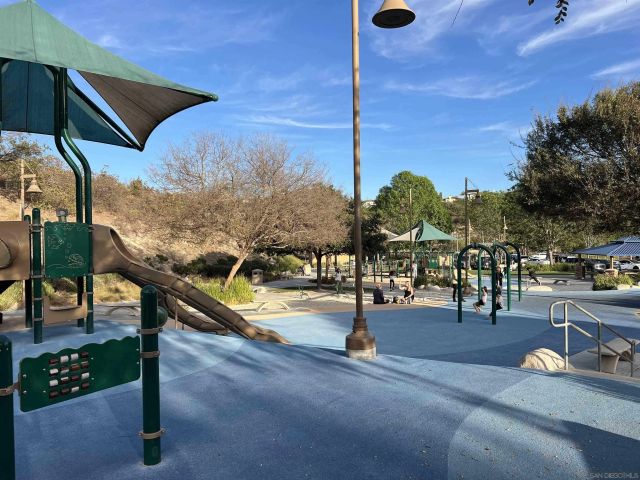 2412 Altisma Way D, Carlsbad, CA 92009