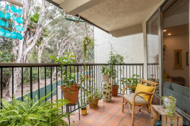 2412 Altisma Way D, Carlsbad, CA 92009