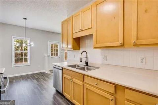 762 Commerce Boulevard, Riverdale, GA 30296