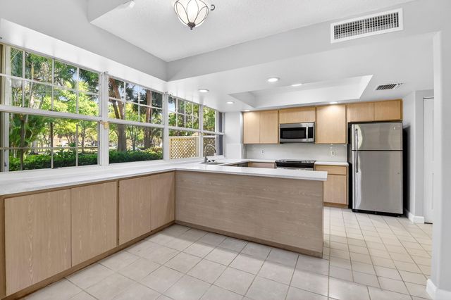 8111 Northboro Court 11b, Lake Clarke Shores, FL 33406