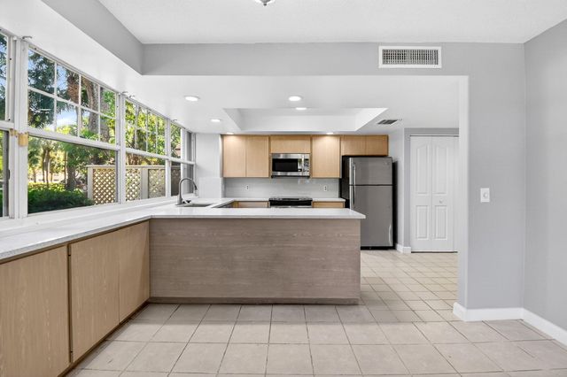 8111 Northboro Court 11b, Lake Clarke Shores, FL 33406