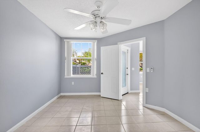 8111 Northboro Court 11b, Lake Clarke Shores, FL 33406